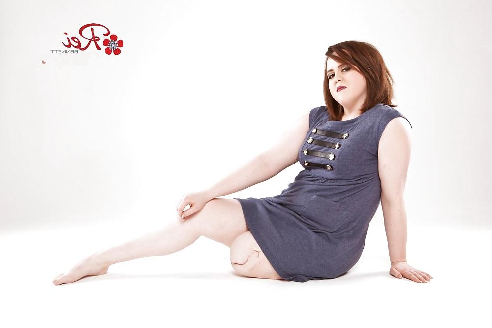 11P More sexy amputee chics
