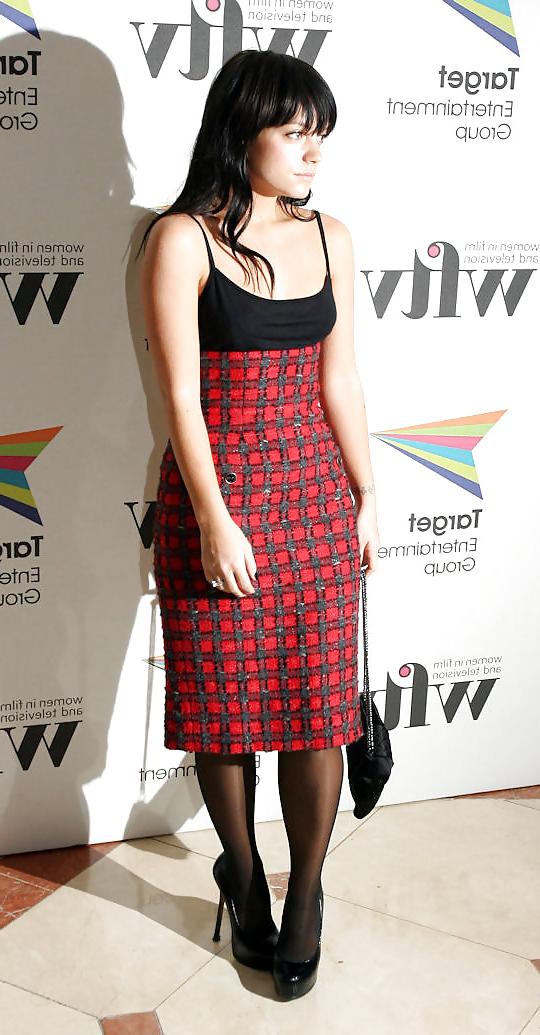 25P Celebrities In Pantyhose 7