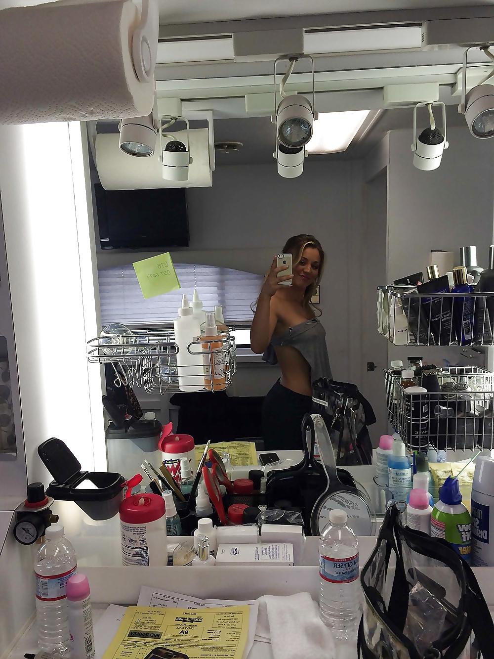 25P Kaley cuoco leaked pics!!!