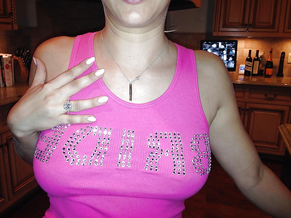 25P Kaley cuoco leaked pics!!!