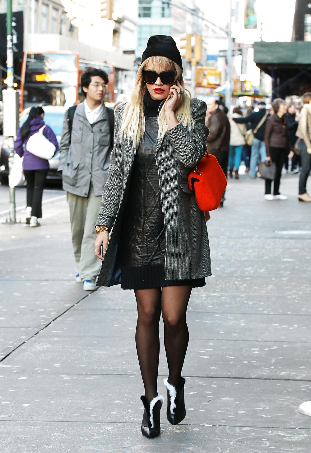 25P Celebrities In Pantyhose 6