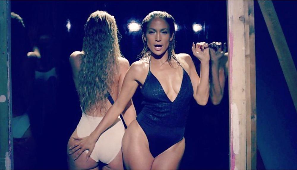 25P Jennifer Lopez and Iggy Azalea Big Booty in sexy Swimsuits