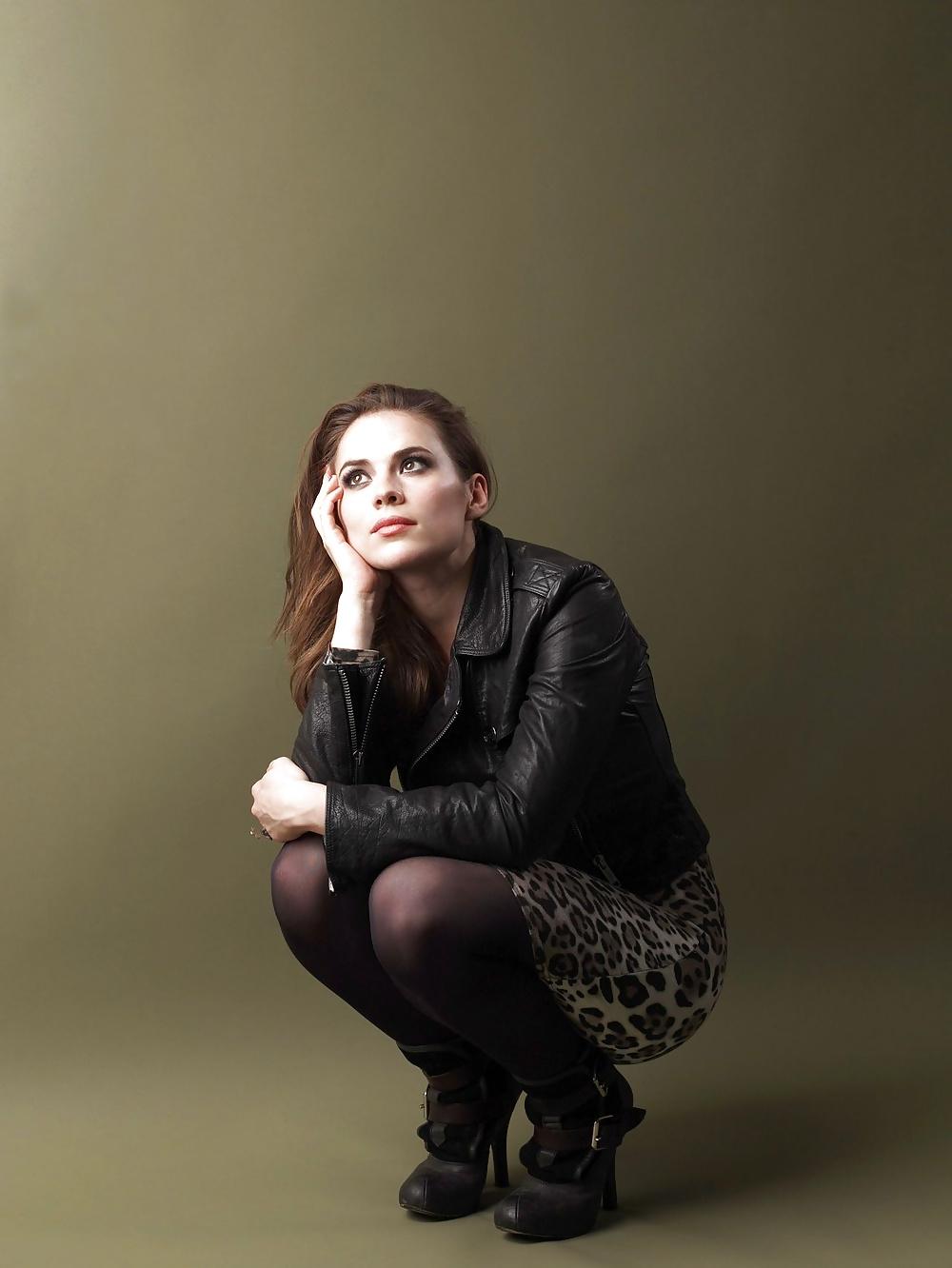 25P Celebrities In Pantyhose 1