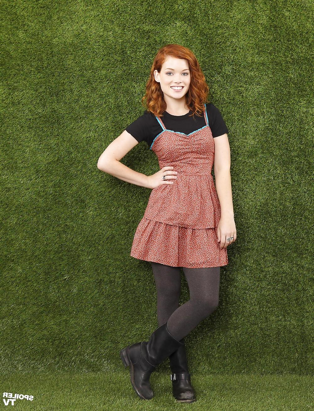 25P Celebrities In Pantyhose 1