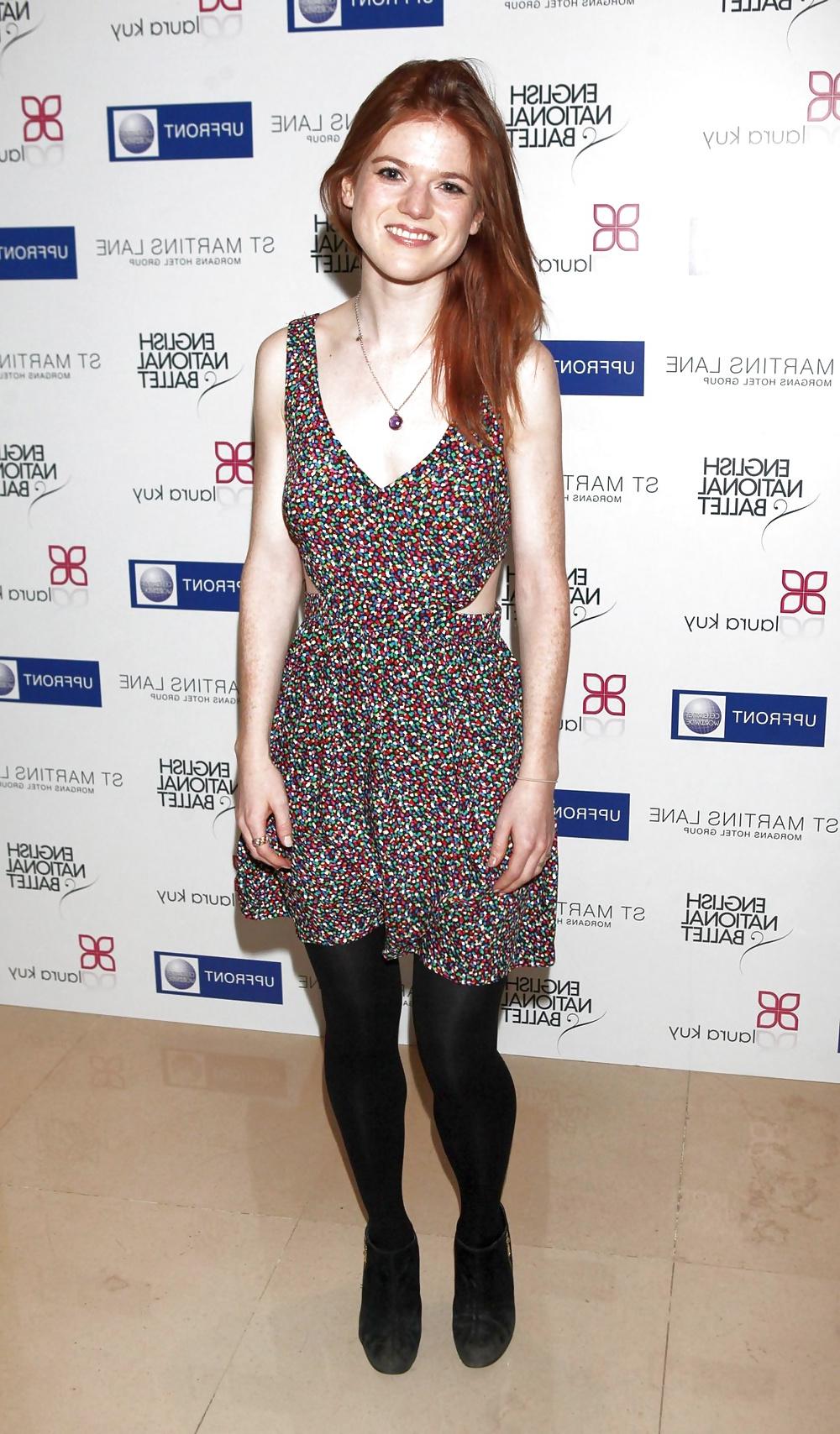 25P Celebrities In Pantyhose 1