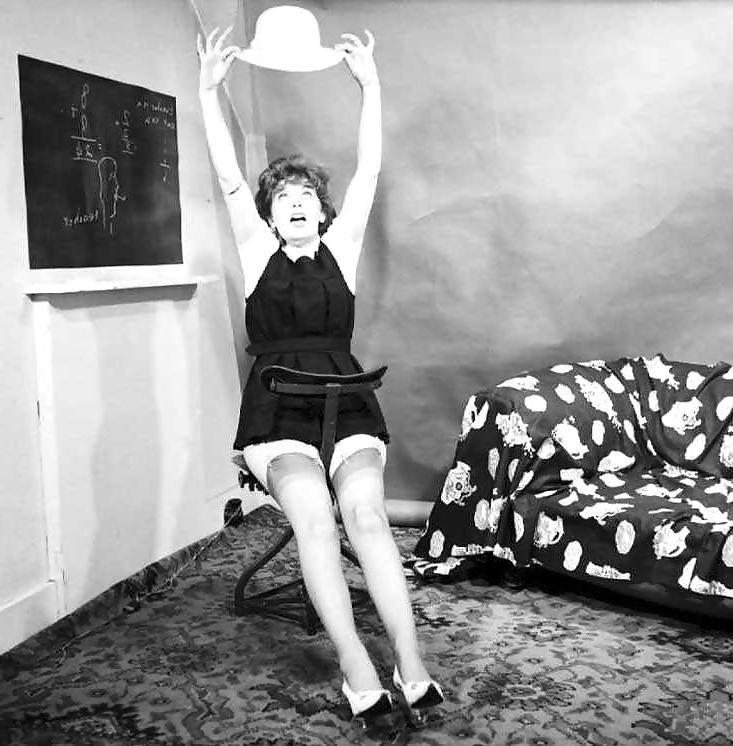 25P 1960s English lady shows legs