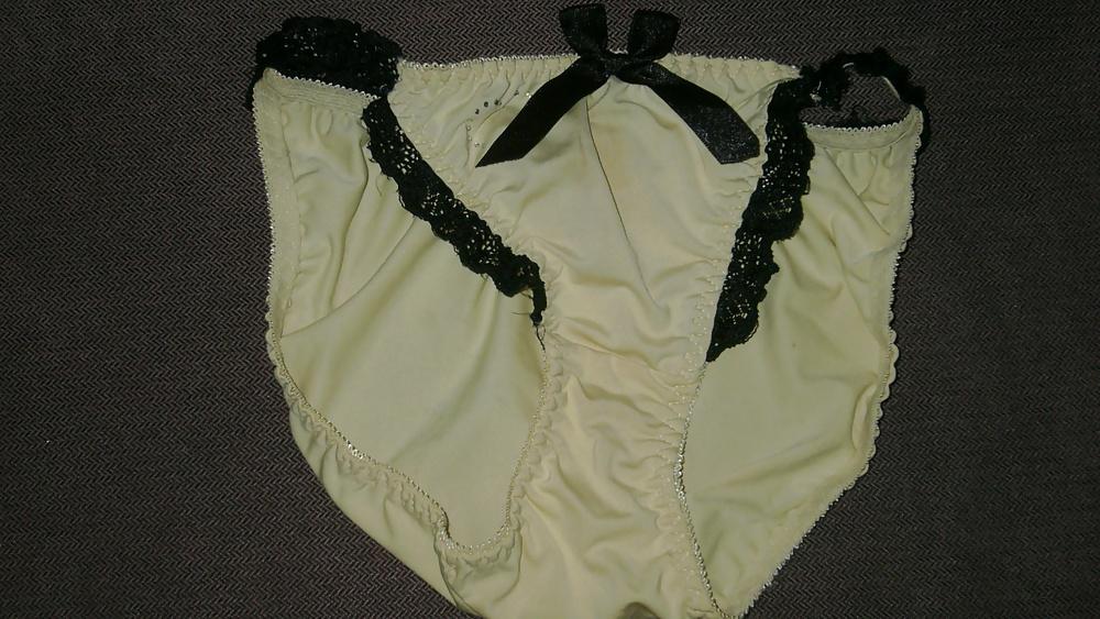 20P Sri lankan mom's underwears