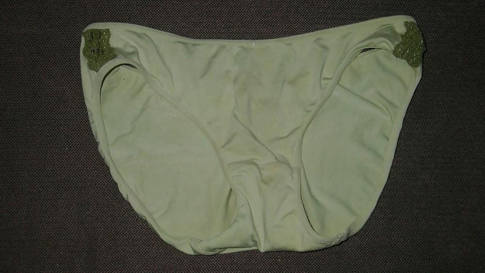 20P Sri lankan mom's underwears