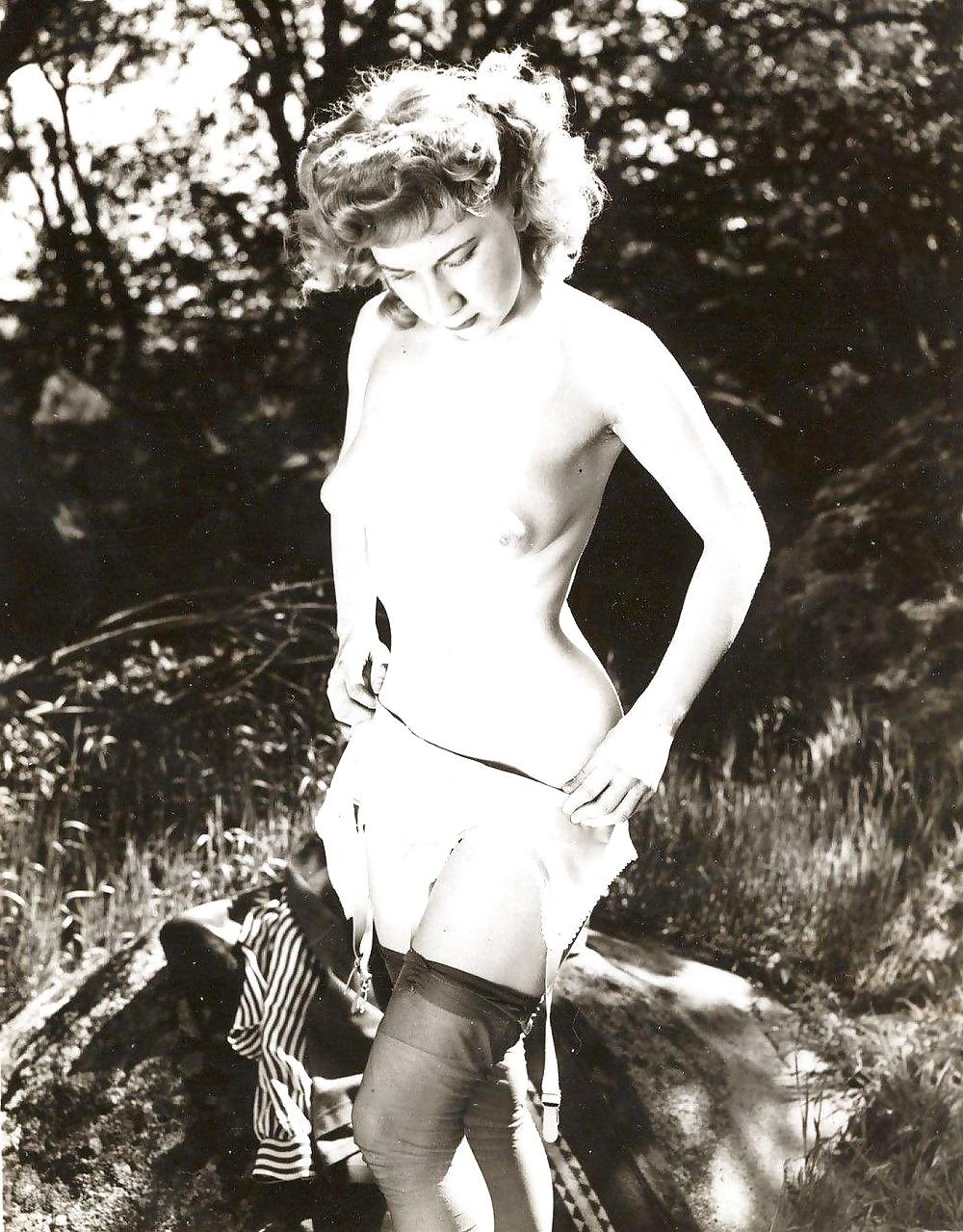 21P Vintage Ladies in Stockings