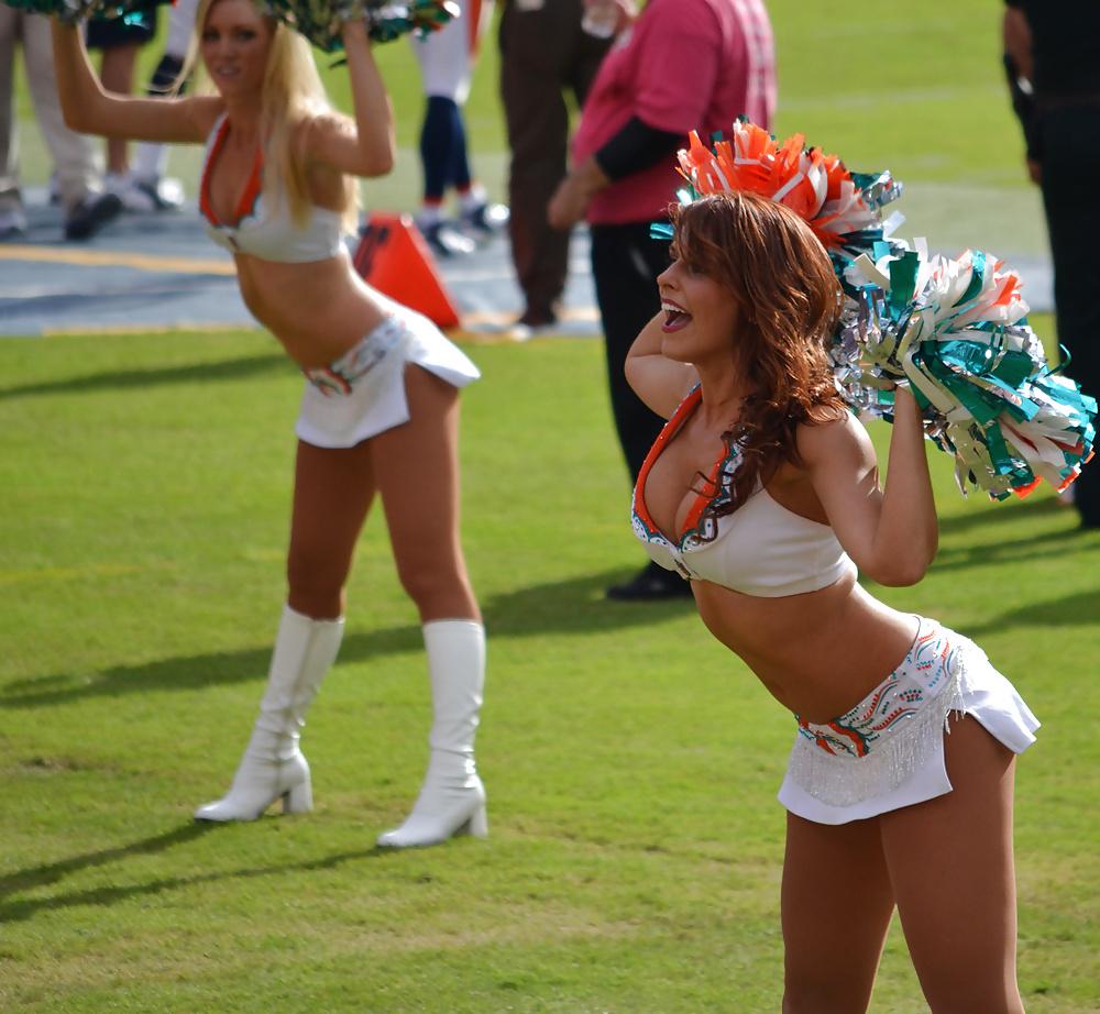 25P NFL Cheerleaders-Boots, boobs and butts