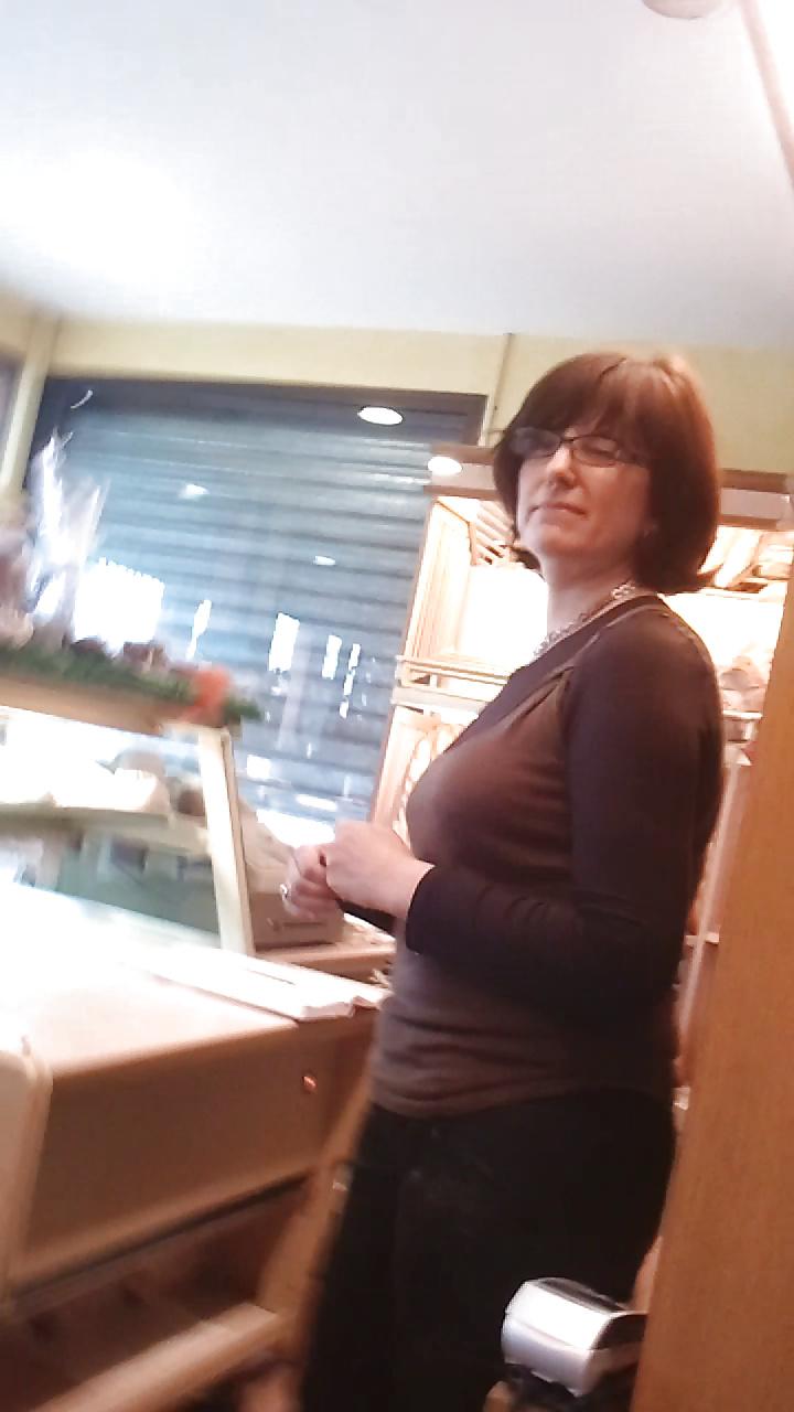 25P My boss face and upskirt