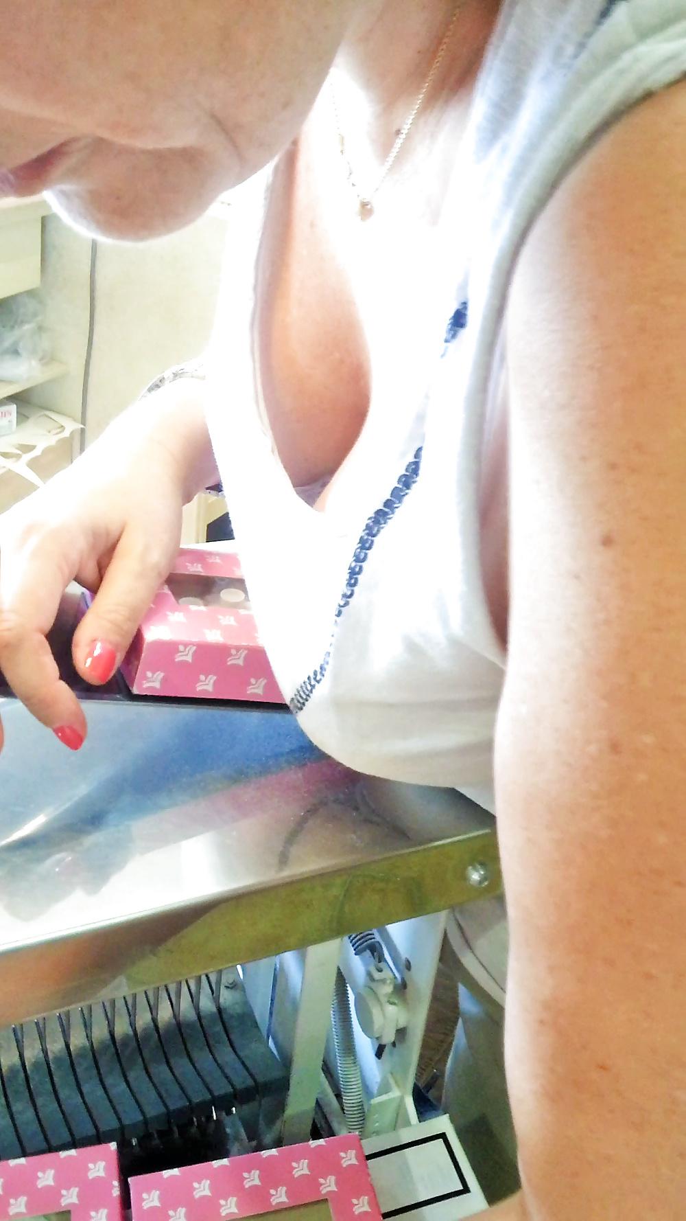 25P My boss face and upskirt