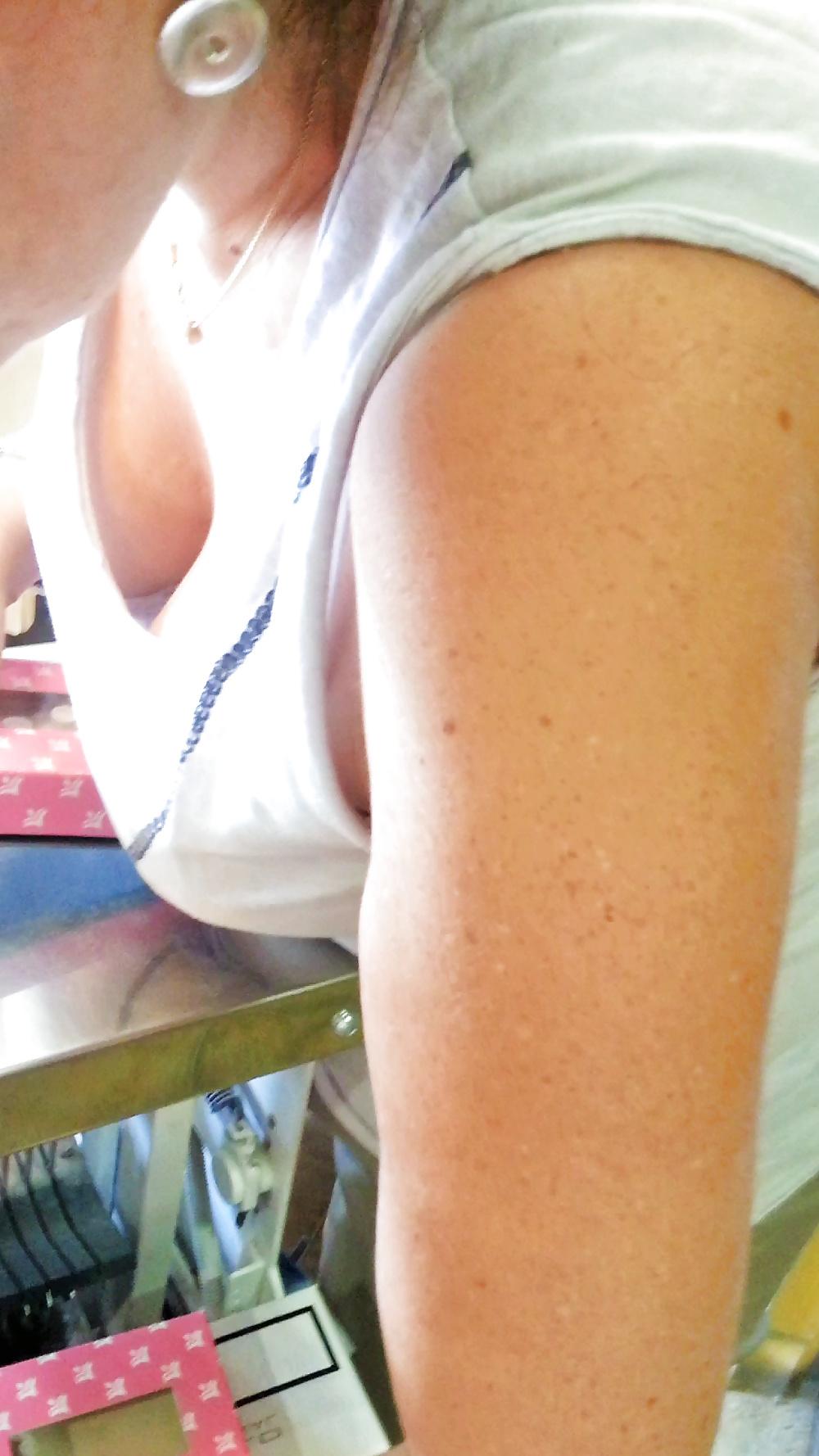 25P My boss face and upskirt