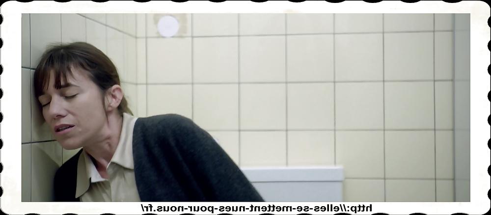 25P Charlotte Gainsbourg nue dans Nymphomaniaque 
