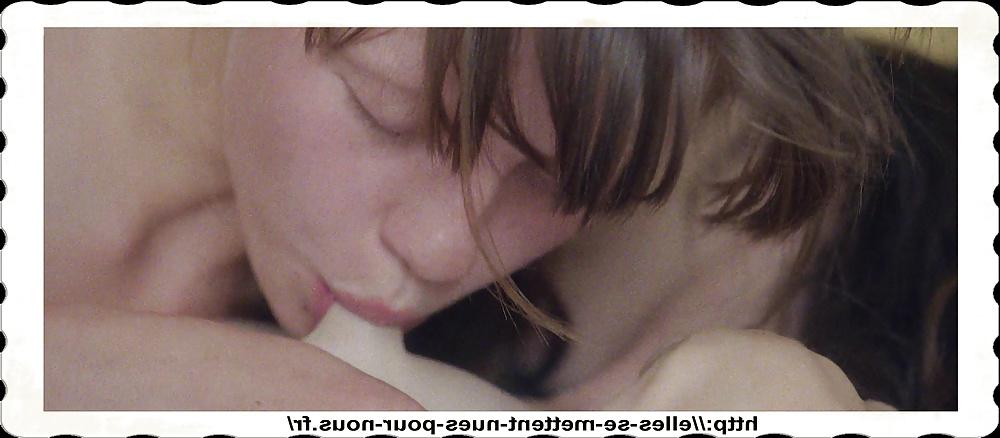25P Charlotte Gainsbourg nue dans Nymphomaniaque 