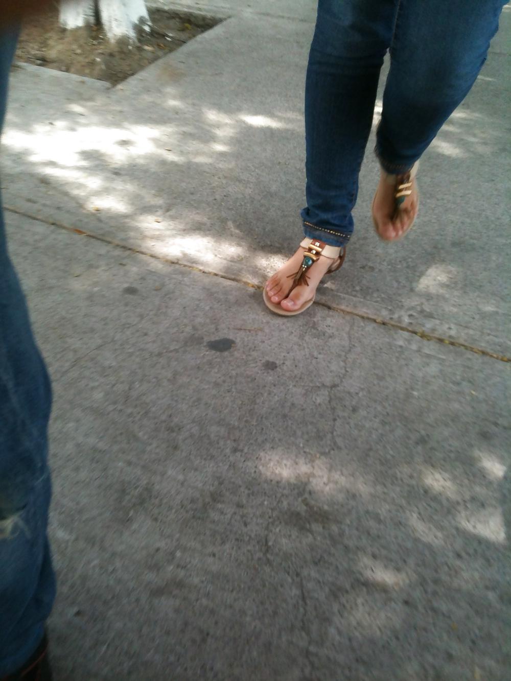 25P Feet on the street IV