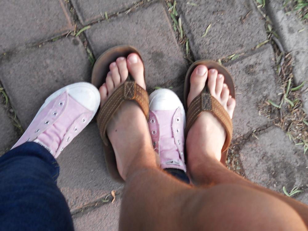 25P Feet on the street IV