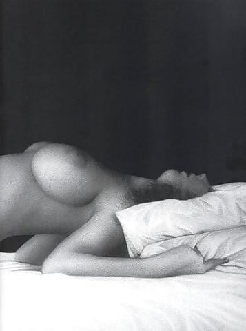 20P Erotic nudes in Black & White