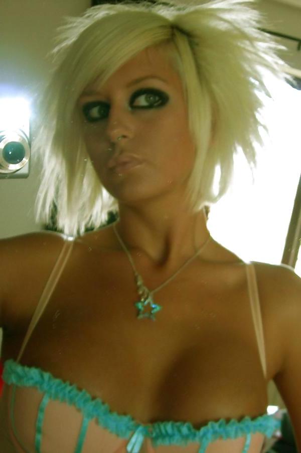 25P Emo-Chicks 3