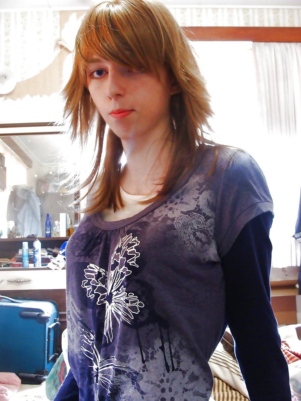 10P Sexy Young Crossdresser