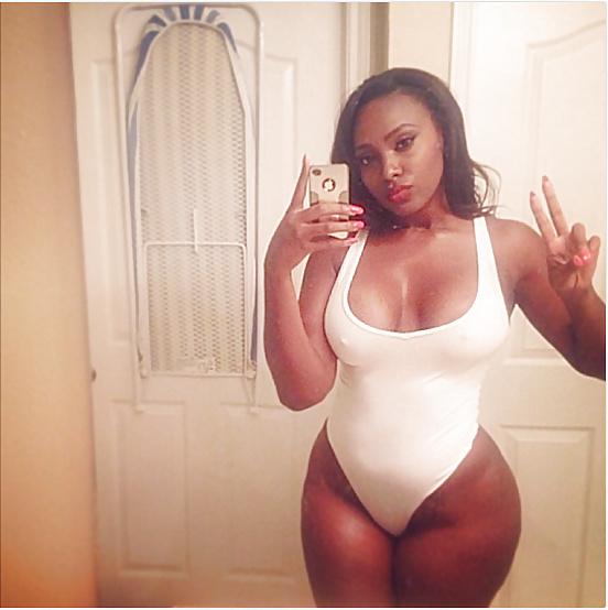 25P Thick booty model