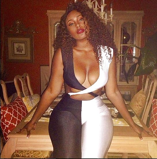 25P Thick booty model