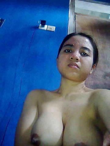 9P Indonesia- jilbab masturbasi