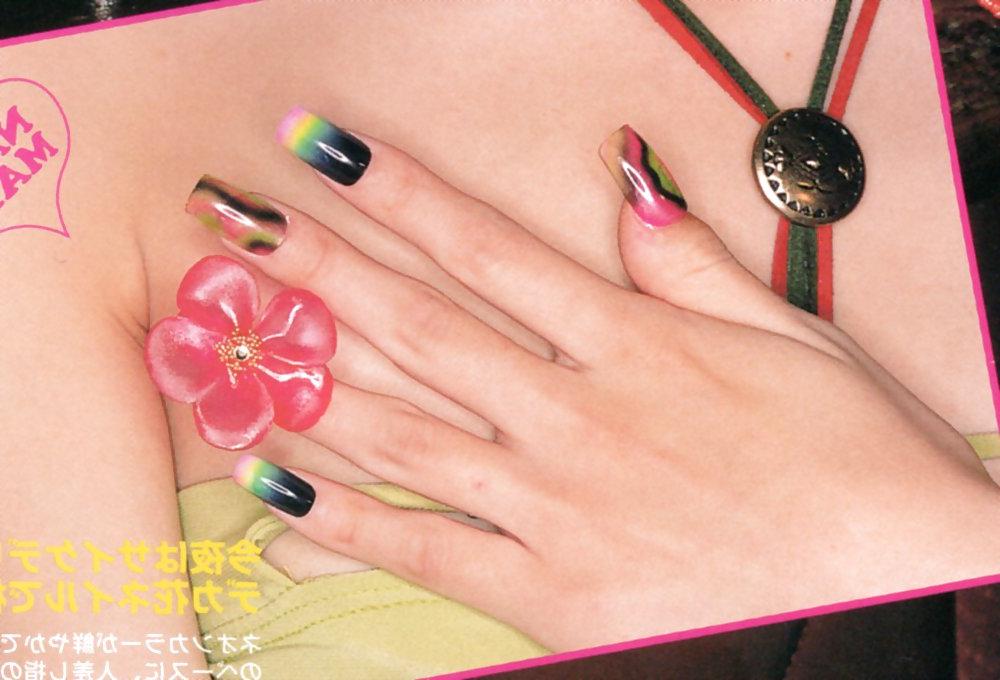 25P Sexy girls from Japanese mags Nail Max 2005 Spring