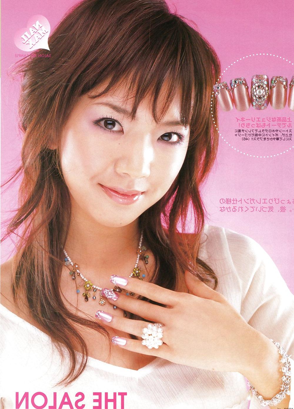 25P Sexy girls from Japanese mags Nail Max 2005 Spring