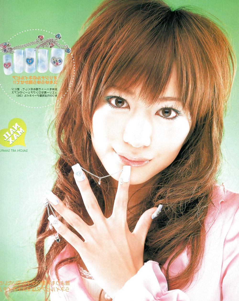 25P Sexy girls from Japanese mags Nail Max 2005 Spring