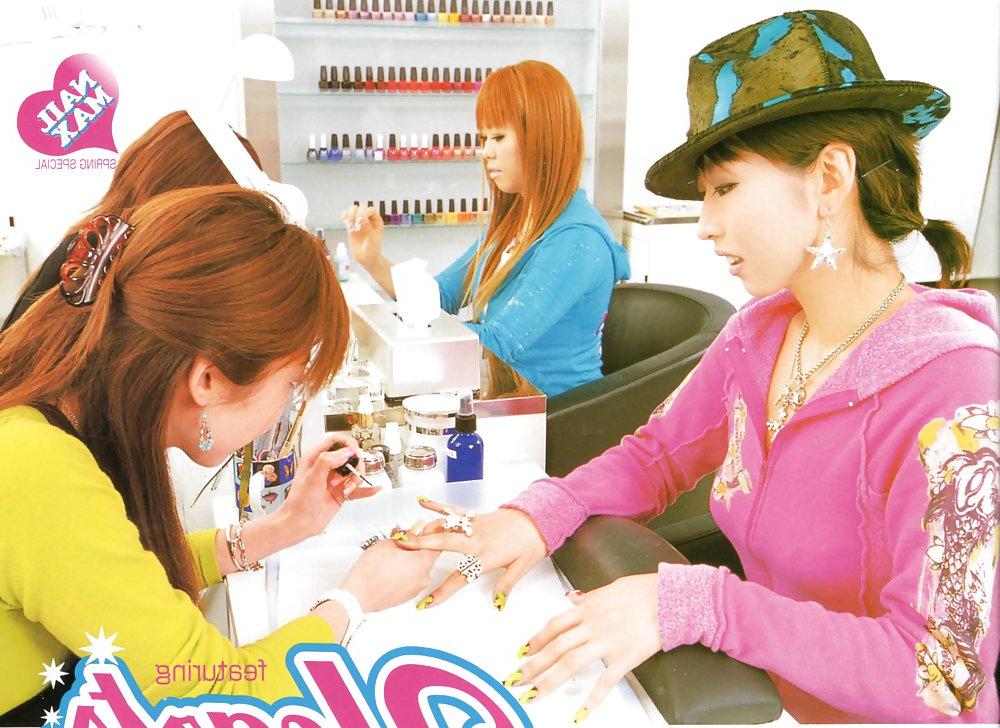 25P Sexy girls from Japanese mags Nail Max 2005 Spring