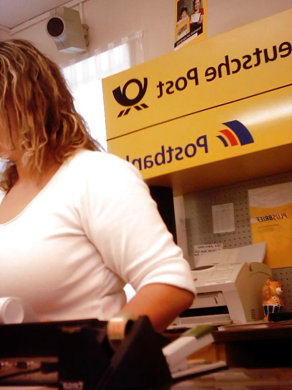 4P Candid Big Boobs at the Airport