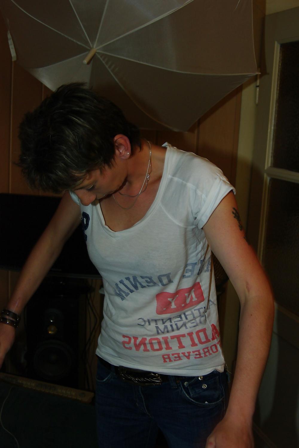25P German milf voyeur white shirt