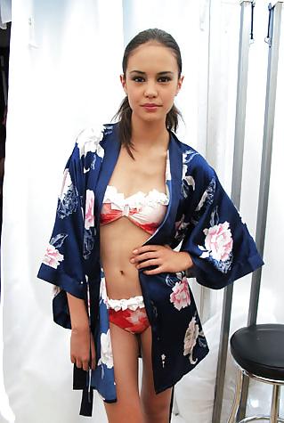 5P Courtney Eaton
