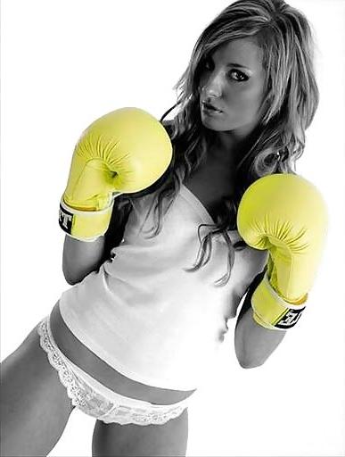 16P BIG BOOBS BOXER
