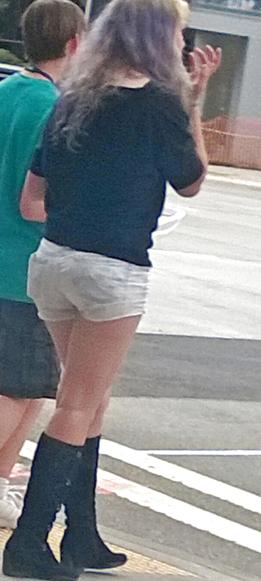 8P Candid shots of young pawgs in tight booty shorts 