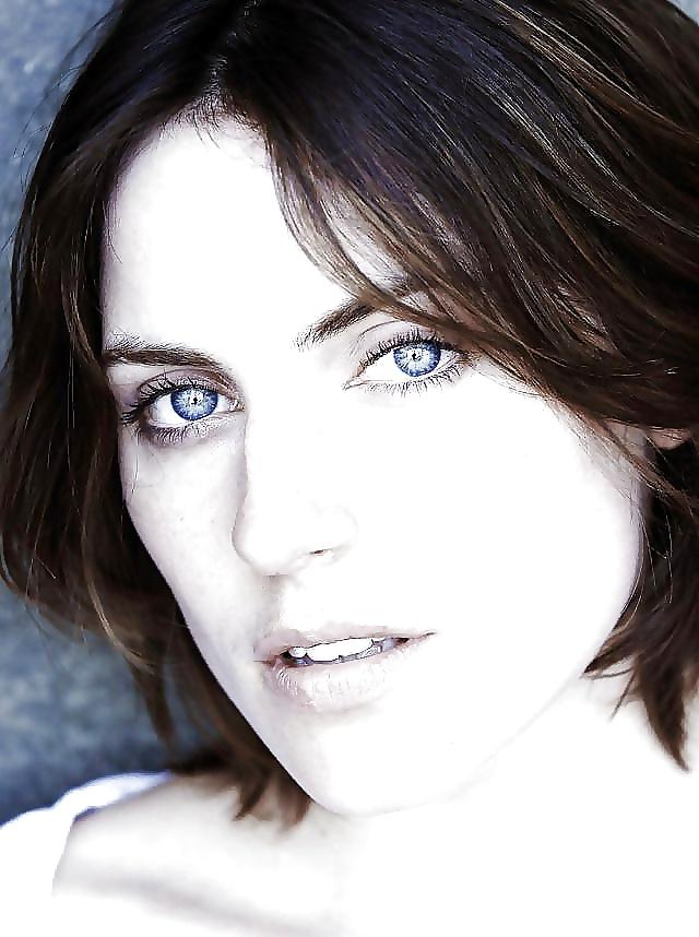 25P Antje Traue collection