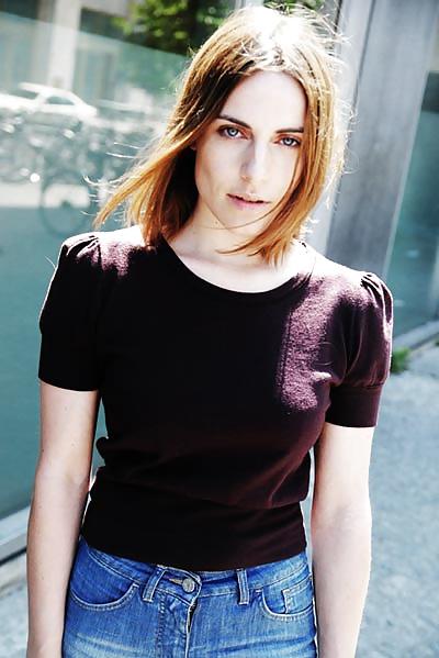 25P Antje Traue collection