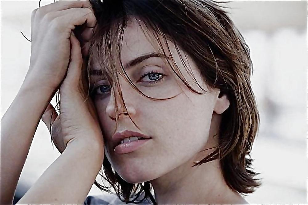 25P Antje Traue collection