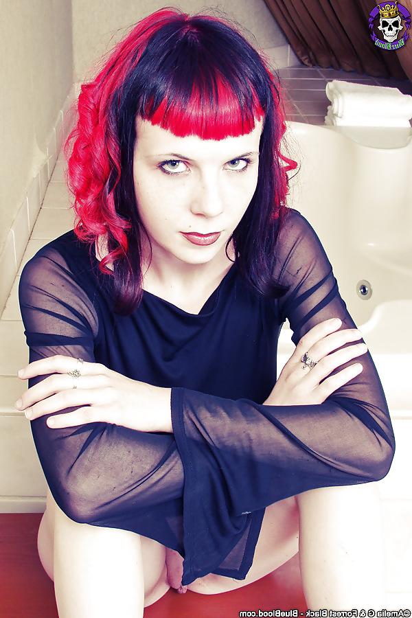 14P Flexible Emo Goth Babe