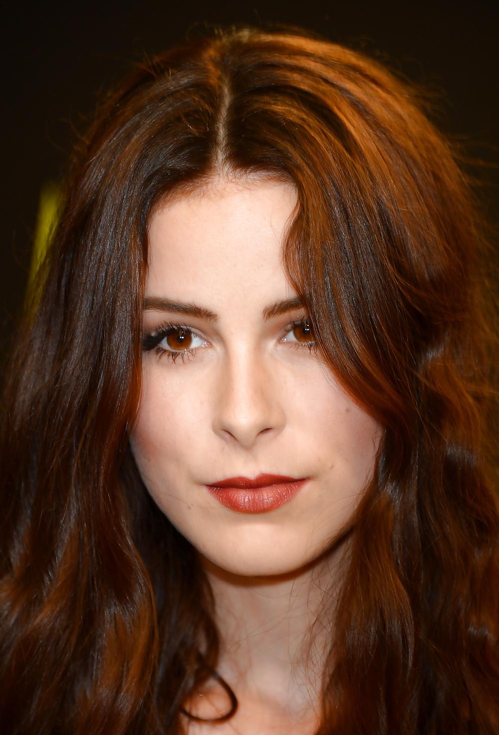 25P Lena Meyer-Landrut  SEXY Kleid u. GEILE HEELS!!!