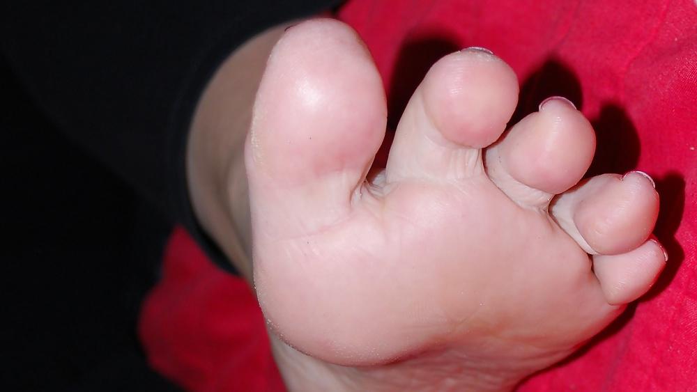 13P CLOSE UP FEET