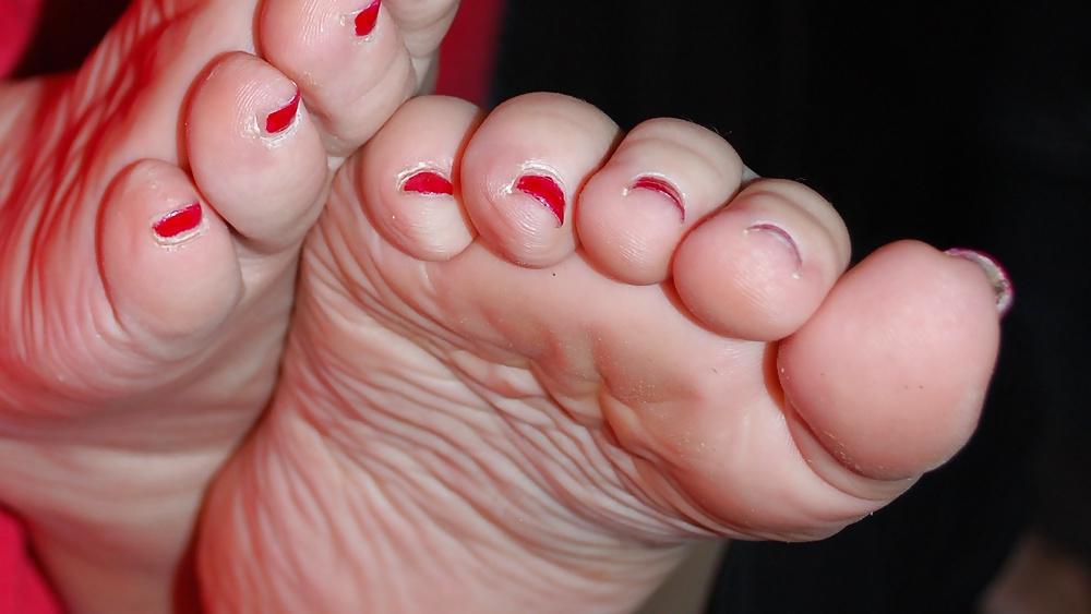 13P CLOSE UP FEET