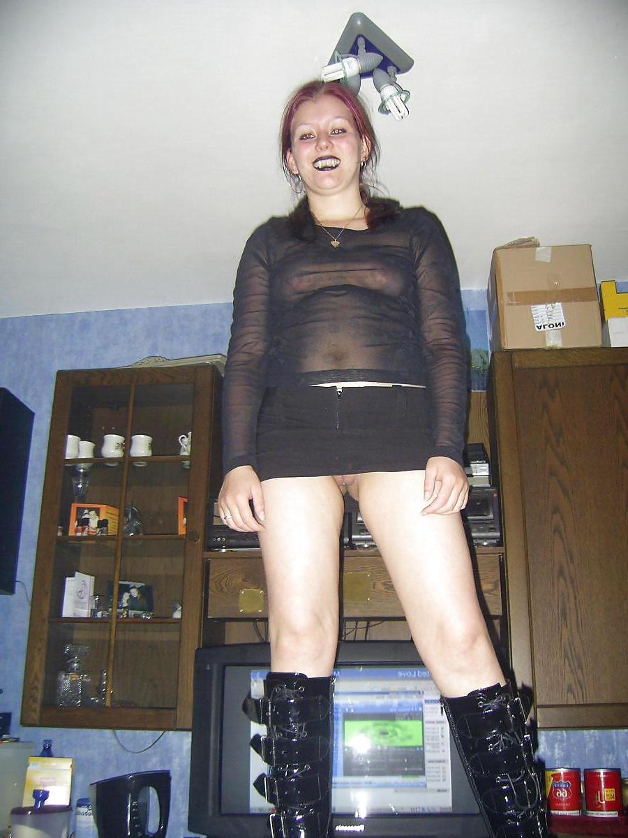 22P EMO HOTTIE