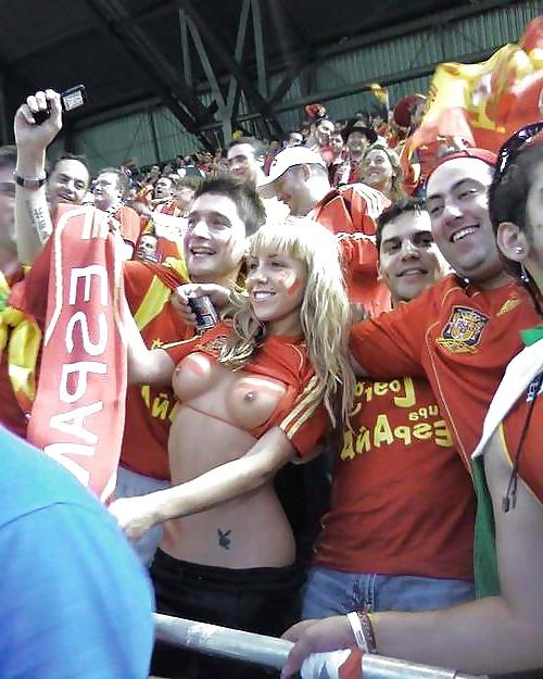 25P Exhibitionist and babes in public