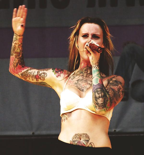 24P Jennifer Rostock