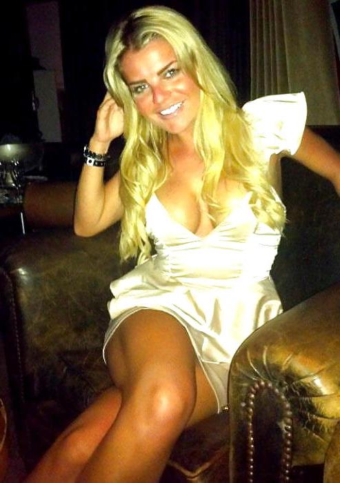 5P Scottish Blonde Facebook Girl 