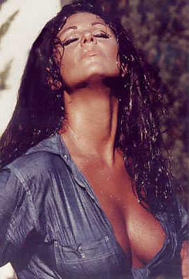 6P Lainie Kazan 1970 PlayBoy Photo's