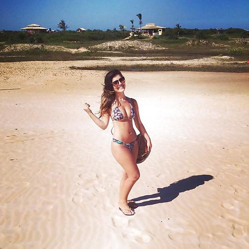 25P Big booty mom?