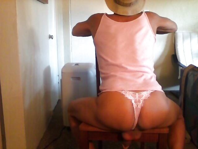 16P Lisa Love Crossdresser playing in pink panties